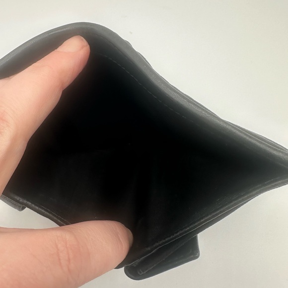 Miu Miu Matelasse Bigold Wallet Bijon Pearl Excellent Like New Condition - Picture 9 of 10